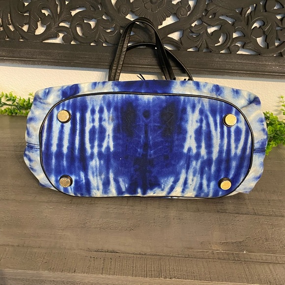 Michael Kors Marina Large Tie Dye Drawstring Bucket Tote - Picture 2 of 8